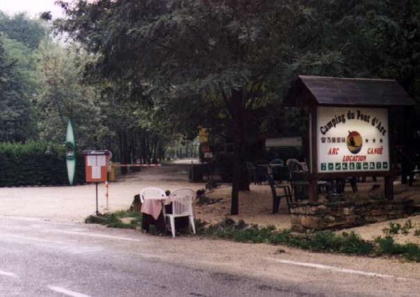 Camping Pont d Arc.jpg (31802 Byte)